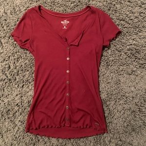 hollister burgundy t shirt, perfect for fall